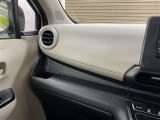 軽の看板が目印です!届出済 未使用車をお探しの方はこちらの看板を目印にお越しください。※似たような看板のお店がございますのでお間違えのないようご注意ください。