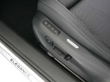 助手席もメモリー付き電動パワーシートです