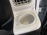 運転席前にもホッとカップホルダー装備!
