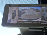 【アラウンドビューモニター】専用のカメラにより、上から見下ろしたような視点で360度クルマの周囲を確認することができます☆死角部分も確認しやすく、切り返しや駐車も安心して行えます。