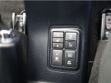 静粛性に優れた快適空間と静かな走りを実現。さらにEVモードではモーターのみでの走行でエンジン音や振動を感じさせない走りが楽しめます。