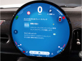 MINIのメーターパネルは円をコンセプトにデザインされております。おしゃれで愛嬌のあるMINI独自のデザインに惹かれる方は数多くいらっしゃいます。