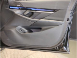 当社BMW認定中古車は全車保証付きでございます。また保証料金や整備費用はお見積書内の諸費用・税金に追加計上する事はございません。認定中古車保証付きのお支払総額でお見積りご依頼の上、他店とお比べください