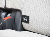 ◆ISOFIX◆シートベルトいらずでチャイルドシートと固定金具を連結するだけでガッチリ固定できます。