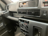 品質には自信があります!ハッピーの品質・キレイなお車をお届けさせていただきたい!そんな気持ちでキレイに仕上げております。フロアマットなどの清掃はもちろん、シート下なども徹底的に清掃しております。