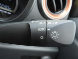 AUTOの位置にセットしておくと、暗くなったら自動でライトの点灯をサポートしてくれます!高速道路でのトンネル通過時など便利です!