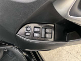 パワーウインドウは運転席ワンタッチ式になっています。挟み込み防止機能付きなので小さなお子様やペットの安全も確保します。
