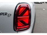 まずはご連絡をください!お車詳細や展示状況はMINI NEXT城東鶴見06-6933-3298まで。
