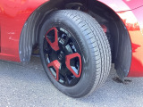 タイヤの残量は是非お車でご確認下さい。