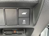 横滑りを抑制し車の姿勢の安定を図るVSA機能を搭載。運転席とリアゲート本体に開閉スイッチを装備し、とても便利な電動リアゲート!