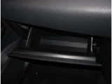 お車の取扱説明書・メンテナンスノート(記録簿)もございます。トヨタのディーラーで安心を買って下さい。当社は無理な勧誘は致しません。まずはお客様からのお問い合わせを心よりお待ちしております。