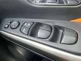 パワーウインドウスイッチです。運転席はオート機能付きです。
