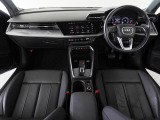 Audiのインテリアはエクステリア同様、優れたデザイン性とクオリティ、そして機能性を兼ね備えております。