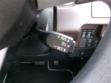 クルーズコントロールで一定速度をキープできます。運転の疲労も軽減してくれ、燃費節約にも役立ちます。ロングドライブの頼もしい味方ですね。
