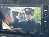 停車時にテレビを視聴できるエンターテイメント機能。お子様連れのご家族にもおすすめです。