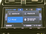 お好みの音楽を、クリアなサウンドで楽しめます。ラジオ、CD、USBなど、多様な再生方法に対応しています。