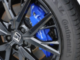 Brembo社製フロント大径ベンチレーテッド2ピースディスクブレーキ