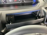 【インパネアッパーボックス】サッと取り出せてサッとしまえる、運転席の目の前にはボックスが装備されております!薄型のボックスティッシュなど収納可能☆