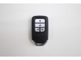 スマートキーはカバンの中やポケットに携帯するだけでドアロックの開閉・エンジンスタートが可能です!