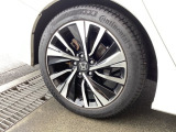 アルミホイールです。足元が引き立つので、車全体のイメージがアップしますよ!