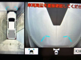 フロントカメラ付です。狭い交差点や駐車場などでの「見えたらいいのに!」が無くなりますね。
