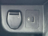 運転席前にはUSB充電ポート