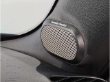ハーマンカードンスピーカーが装備されております。