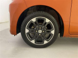 機敏さを引き立てる純正アルミ 165/55 R15 装着!