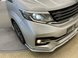 長寿命・省電力・最大光量までの点灯速度が早いLEDヘッドライトです!足元・下方向をワイドに照らしてくれるフォグライト付きです!