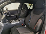 BMWプレミアムセレクション前橋では、高年式低走行モデルからMモデル、年式が経ちなかなかディーラーでは見かけないモデルまで幅広いラインナップで認定中古車を取り扱っております。品質に自信があります。