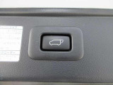 パワーバックドアクローズスイッチでバックドアを自動開閉できて、とても便利です!