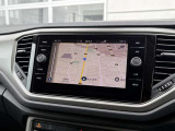 厳格な専門教育を受け、フォルクスワーゲン車をケアし続けて培った豊富な知識と専門機器を使いこなす熟練の技術をもとに、あなたのクルマを的確に診断してベストコンディションに仕上げます。