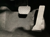 &rdquo;負担を感じることなく正確にペダルを操作することが出来ます。体格に関係なく自然でリラックスした運転姿勢をとることが可能です♪&rdquo;