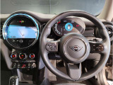 ミニ独特のゴーカートフィーリングと呼ばれる軽快なハンドリングはAT車、MT車のどちらでも楽しめます。