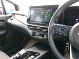 操作しやすい運転席廻り!操作パネルも使いやすい!!ドライブが楽しくなりますっ