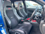 運転席シート廻りは使用感も少なく、良好な状態となっています。丁寧に使われていたことがよくわかりますね。
