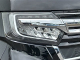 明るくて長寿命のLEDヘッドライト採用