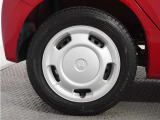 ◆純正ホイール装着車◆シンプルなデザインのホイールキャップ付きです。