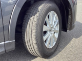 タイヤの残量は是非お車でご確認下さい。