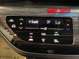 オートエアコンで、毎日のドライブを快適に。温度、風量を自動で調整し、理想的な車内環境を提供します。プラズマクラスター技術搭載の、フルオートエアコン。空気の浄化や脱臭に効果があります。