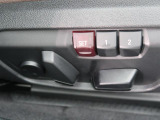 【メモリー機能付きパワーシート】運転手が代わってもボタン一つで設定ポジションに。常にご自身のドライブ設定が整います。