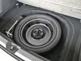 スペアタイヤはやっぱり安心ですね。