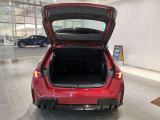 BMWプレミアムセレクション前橋では、高年式低走行モデルからMモデル、年式が経ちなかなかディーラーでは見かけないモデルまで幅広いラインナップで認定中古車を取り扱っております。品質に自信があります。