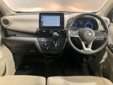 運転席からの視界が左右に広く隅々まではっきりと見えます!クルマの前端も把握しやすく安心です!