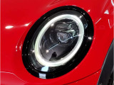 BMWのオートライトは積極的にライトをつけることにより、自車の存在を周囲に向けアピールいたします。それは安全性への配慮でもあります。