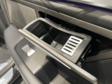当店では第三者機関による車両品質鑑定を導入し、修復歴車を排除。鑑定書が発行されますので、ぱっと見ただけでは分からない箇所まで納得した上でご検討いただけます。※一部未実施の場合がございます。