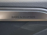 Bang & Olufsen 3D サウンドシステム(16スピーカー)