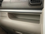 お客様にぴったりなおクルマをお選びいただけますように様々な展示車をご用意致しております!ダイハツの軽自動車だけではなく、他メーカー車やコンパクトカー・ミニバンなども数多く取り揃えております!
