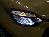 LEDヘッドライトです。デザイン性がよくとても明るいので、夜間の走行や悪天候でも安心です。しかも長寿命!