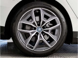 中古車のため、若干の小傷等がついてしまったホイールも御座います。修理も可能で御座いますので、気になる方はお気軽にお申し付けくださいませ。